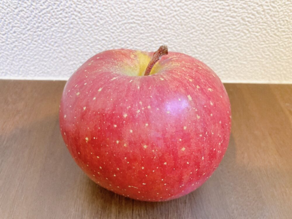 りんご　リンゴ　林檎　apple