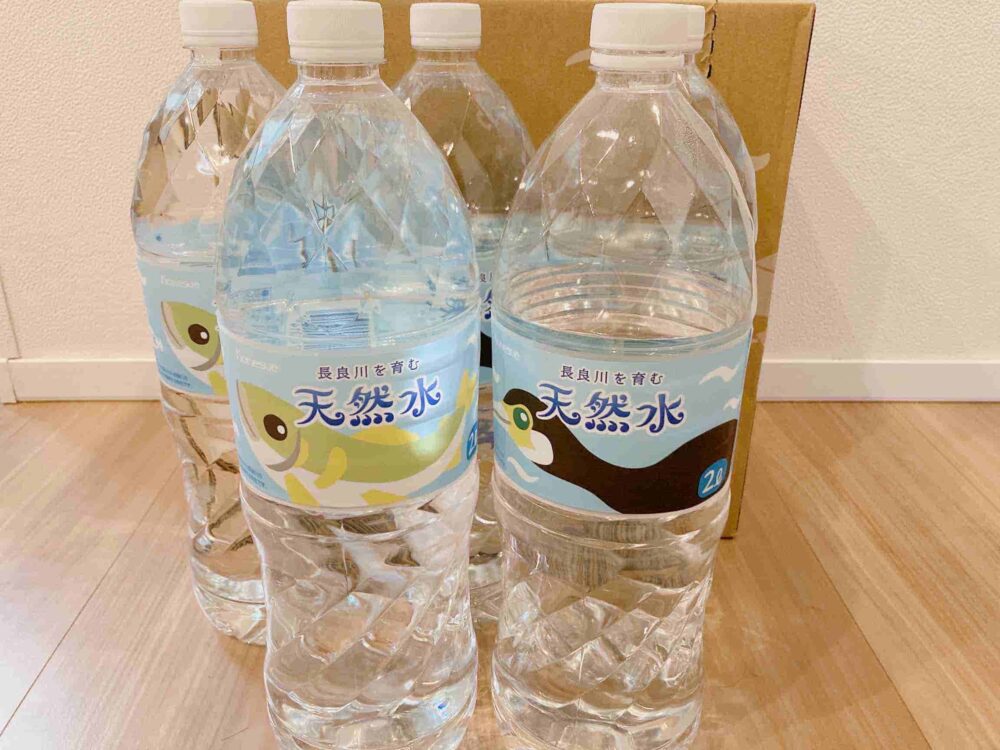 カネスエ　ペットボトル　水
