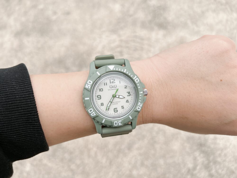 シチズンQ&Q E02A-005VKグリーン　口コミ　評判　レビュー　感想　ブログ　メリット　ダサい？