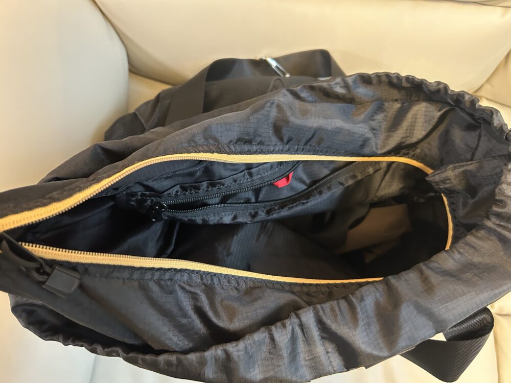 カリブーマウンテニアリング（CARIBOU MOUNTAINEERING）のナイロンリュック（バックパック）口コミ　レビュー　ブログ　サイズ感　容量