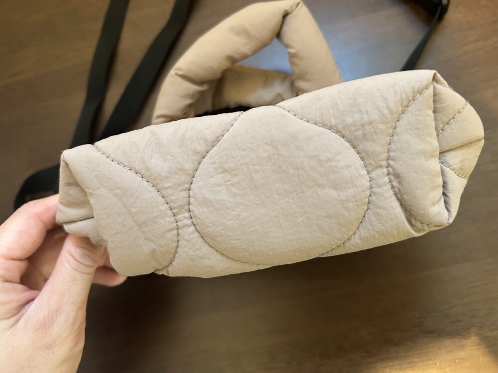 スタンダードプロダクツのpufferショルダーバッグ　サイズ感