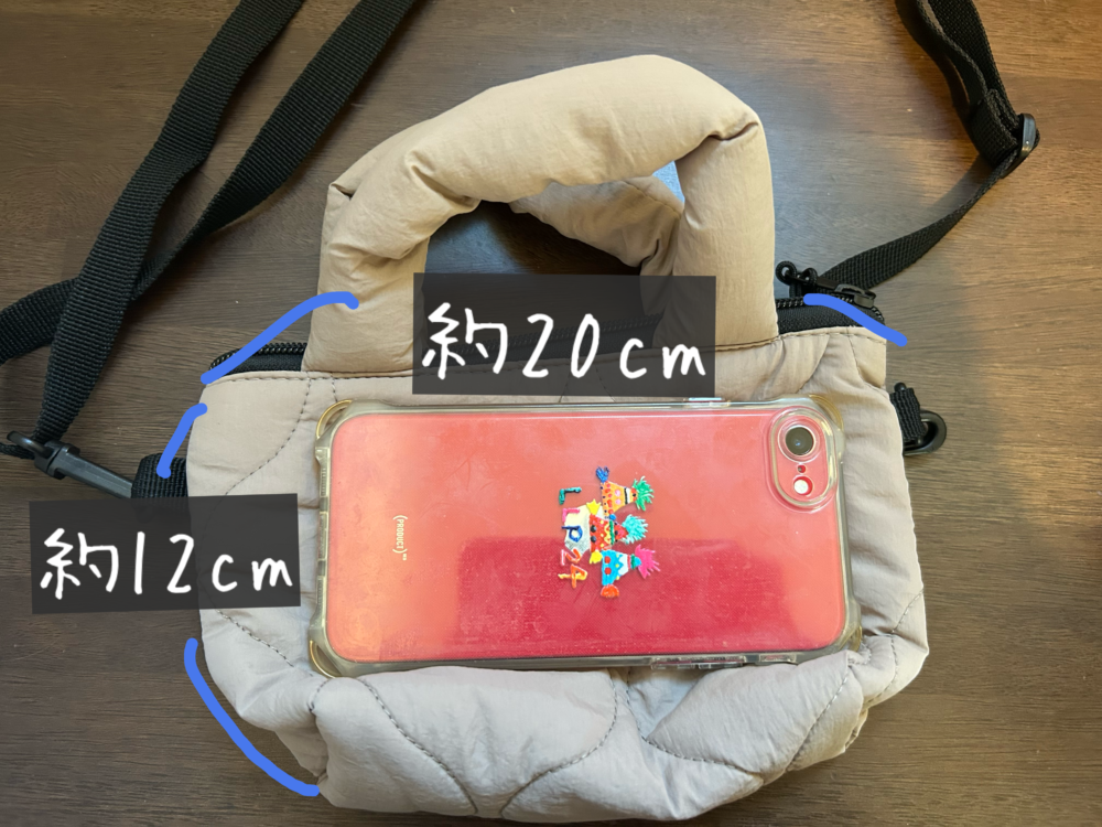 スタンダードプロダクツのpufferショルダーバッグ　サイズ感